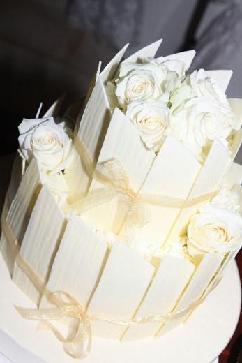 Artinspired wedding cakes starts from the simplicity in an understated 